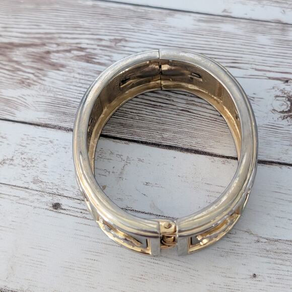 Vintage Bracelet Lions? Unusual - Fair Condition - Picture 7 of 11